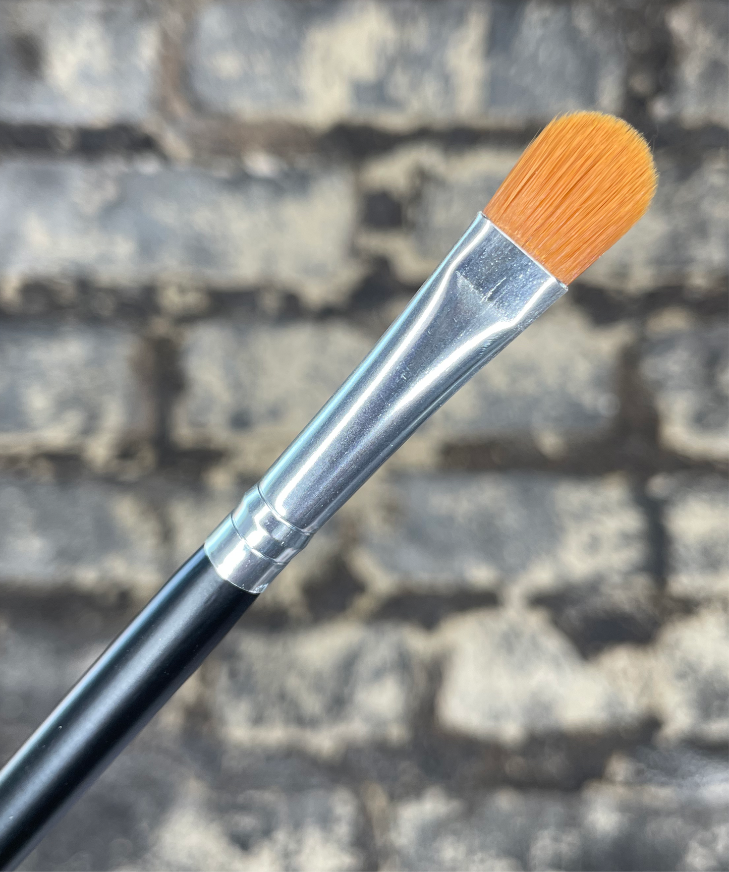 Small concealer brush