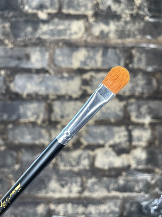 Small concealer brush