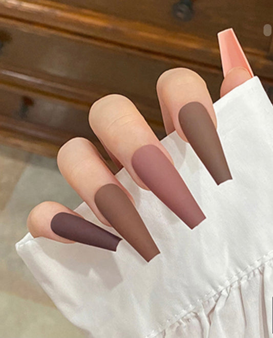 NUDE BROWN PRESS ON NAILS